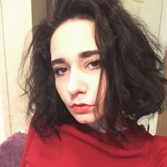 Meet Laur 🌷 - Picture 3 of 7